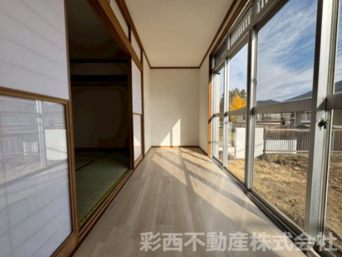 入間市下藤沢フルリノベーション戸建ての前面道路含む現地写真