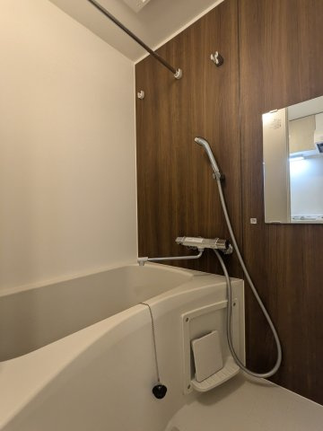 エルファーロ三軒茶屋Ⅱの浴室