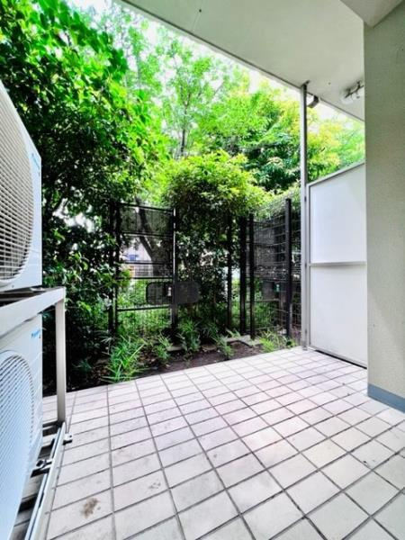 Ｂｒｉｌｌｉａ　ｉｓｔ　三軒茶屋　アイビーテラスの居間・リビング