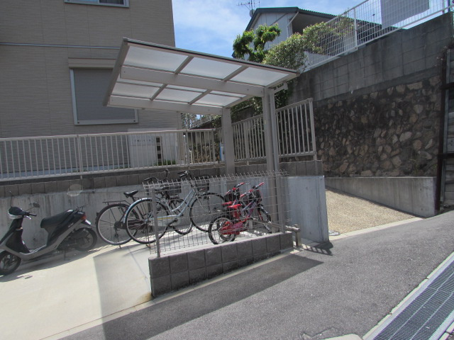 千種ハイツBのエントランス