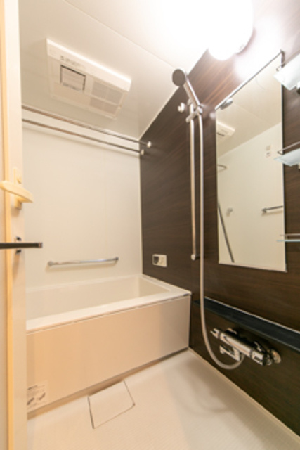 ラグゼガーデン松原の浴室|※写真は同タイプ住戸です。