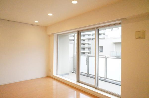 Ｂｒｉｌｌｉａ　ｉｓｔ　三軒茶屋　ブラッサムテラスの居間・リビング