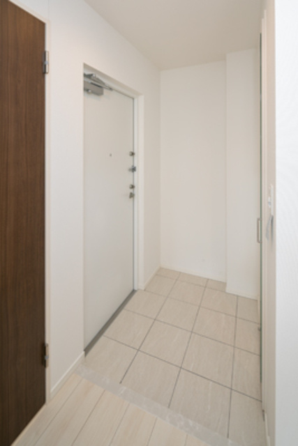 グロリアス西荻窪の玄関|※写真は同タイプ住戸です。