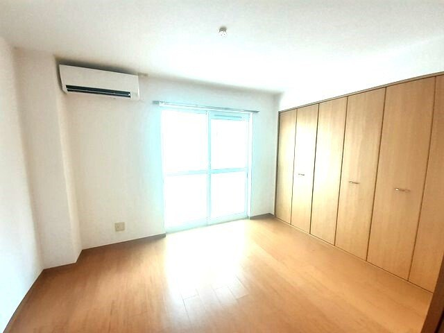 メゾン・ボヌールＦⅠの居間・リビング