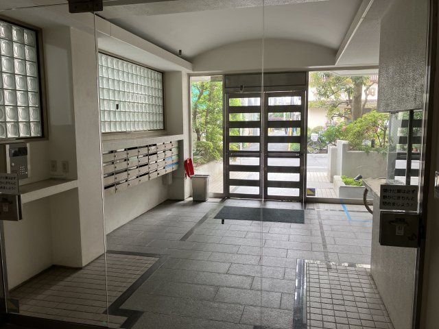 グランベル祖師谷のロビー