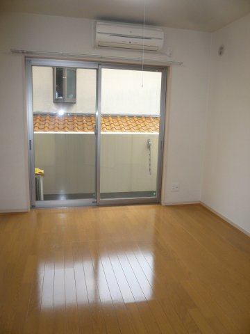 ホームズ尾山台の居間・リビング