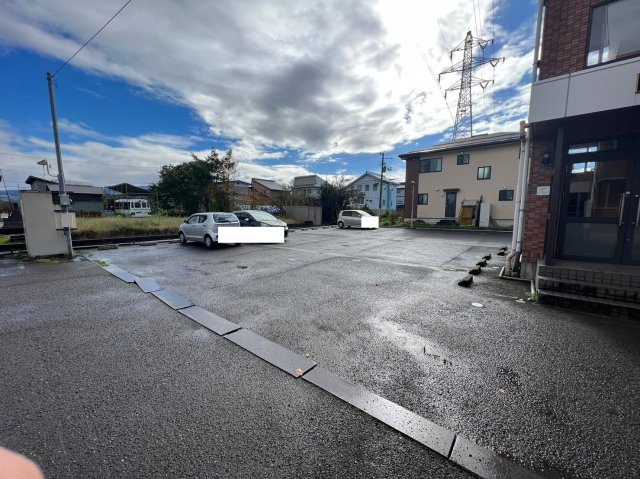 アトラス７の駐車場