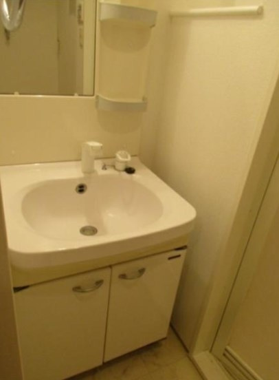 ステージファースト新中野の独立洗面台