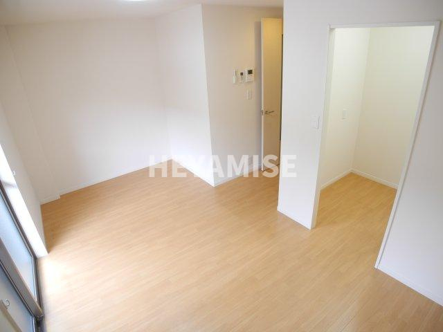 サンリバーの居間・リビング|※反転間取りのお部屋の画像です※現況を優先します