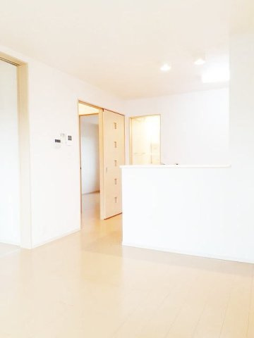 プラシードＢの居間・リビング