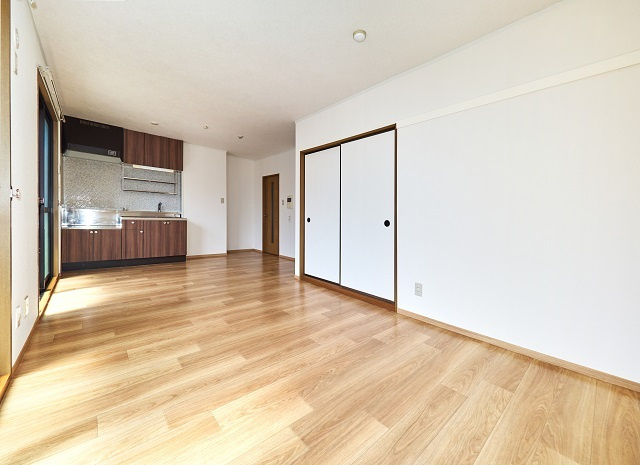 エステート桃山2の居間・リビング