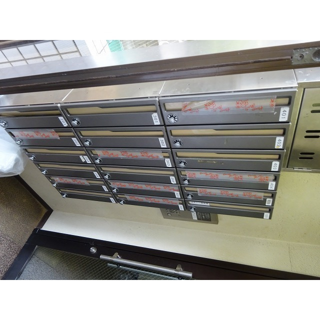 ダイヤモンドレジデンス西日暮里第三のエントランス|メールボックス