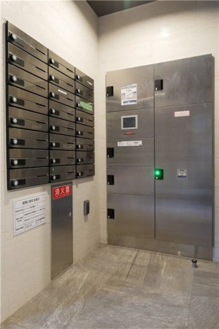 ジーベック東日暮里ノースの外観