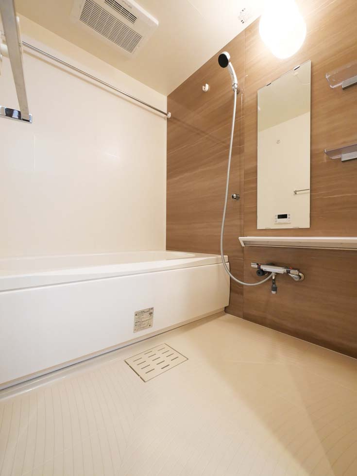 CR?ATIF 日暮里の内装