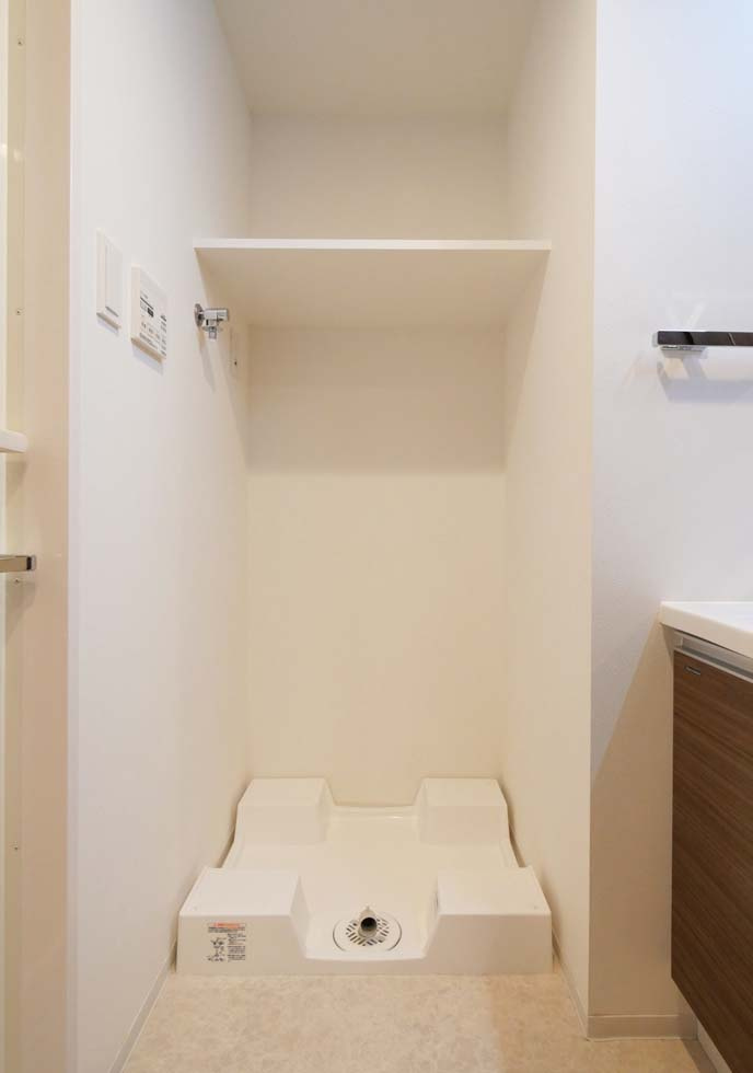 CR?ATIF 日暮里の内装