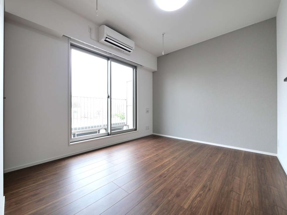 CR?ATIF 日暮里の内装