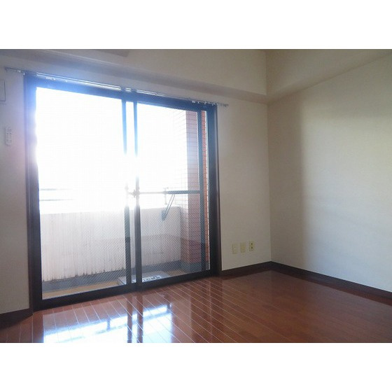 西川ビルの居間・リビング|居室