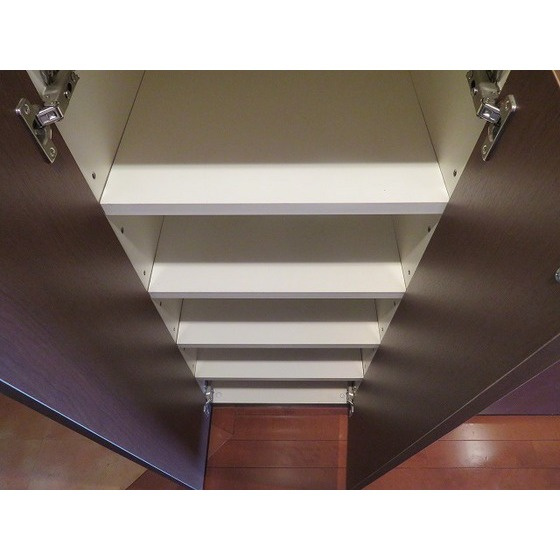 西川ビルの収納|廊下　収納