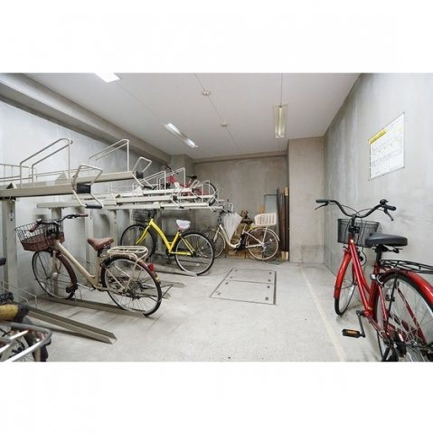 西川ビルのその他|駐輪場