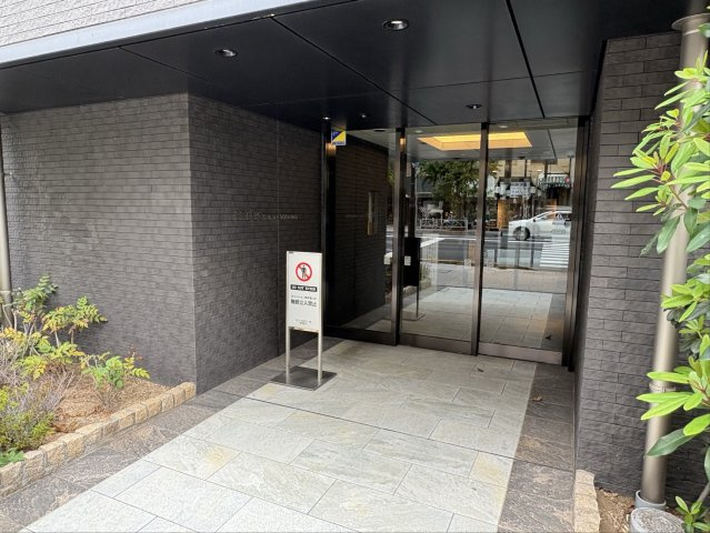 プレシス東京三ノ輪のエントランス