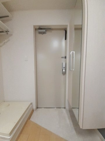 プロムナード町屋の玄関