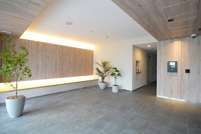 イニシア東京尾久のエントランス