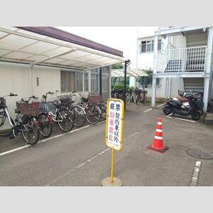 【エントランス】 | ファミール服部