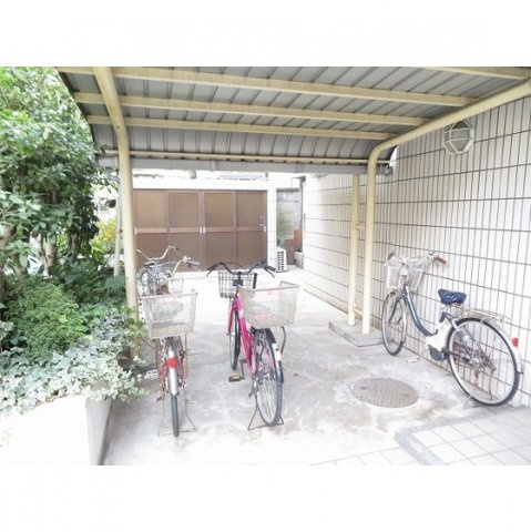 サンマリノの外観|駐輪場