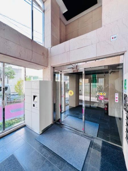 プラザ・ラ・ポールのエントランス