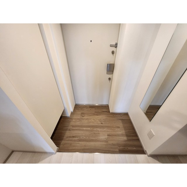 コスモグラシア三ノ輪の玄関