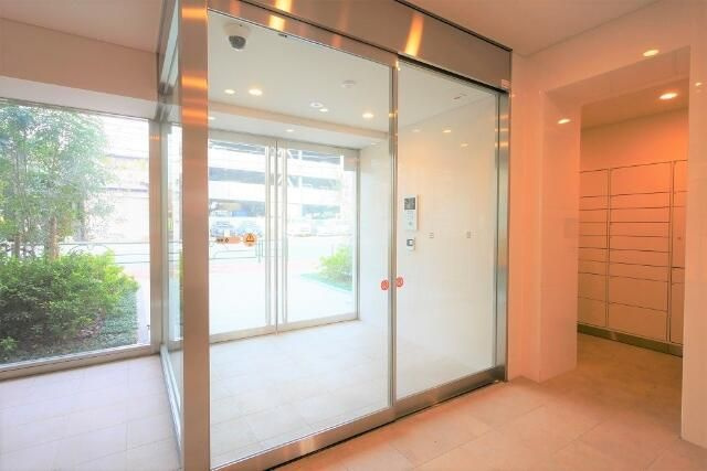 ＰＲＥＭＩＵＭ　ＣＵＢＥ　両国ＤＥＵＸのエントランス