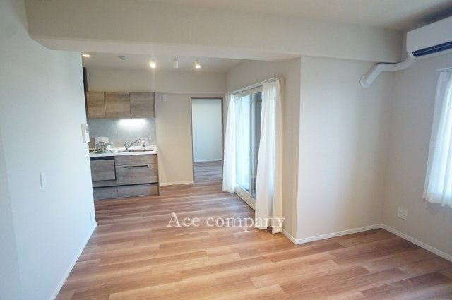 【居間・リビング】 | シーズ天王寺イーストⅡ | 【LDK：約12.1帖】