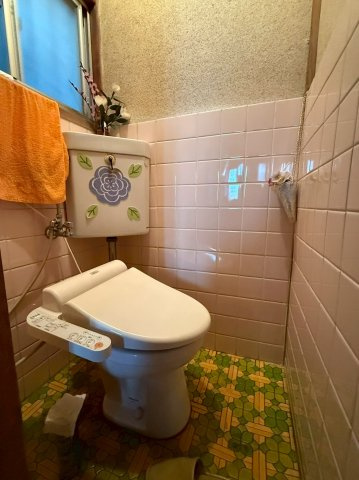 毛穴町　戸建のトイレ