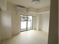 【居間・リビング】プレール・ドゥーク川崎