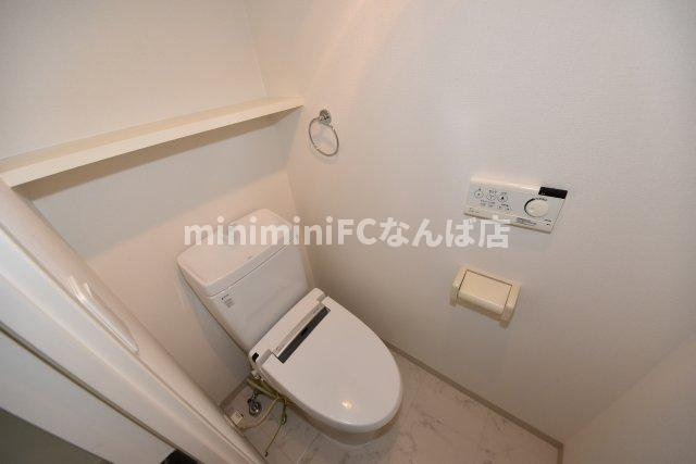 大阪市浪速区元町３丁目の賃貸マンションのトイレ