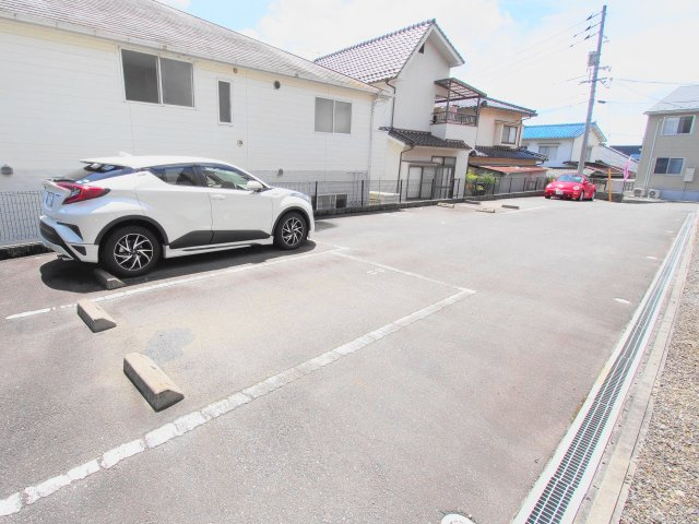 Oak　Village（オーク　ヴィレッジ）の駐車場