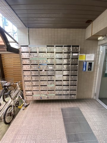 グランピア本荘のエントランス