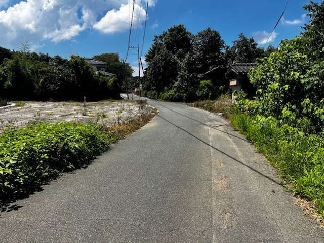 熊本市北区植木町富応　売地①の前面道路含む現地写真
