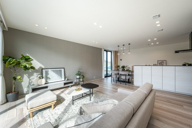 クロスウェイ広安西7-10