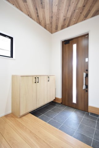 熊本市北区大窪3丁目リセットハウスの玄関