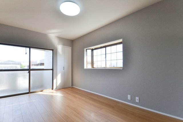 リフォーム済中古住宅の洋室