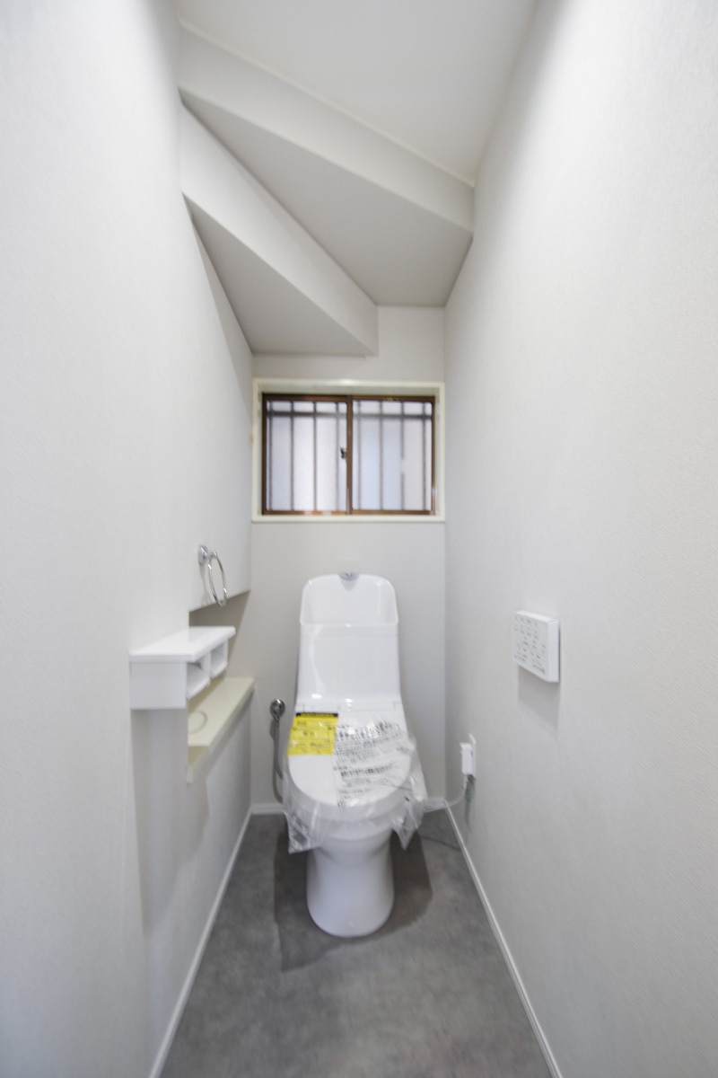 リフォーム済中古住宅のトイレ