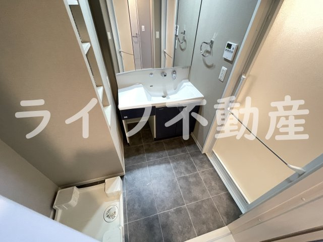 プレミアム菱屋西の洗面所|ゆったりとスペースのある洗面所