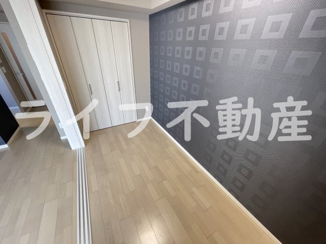 プレミアム菱屋西の洋室|使い勝手のいい洋室です