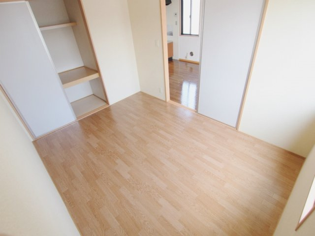 グリーンハイツ上安の居間・リビング