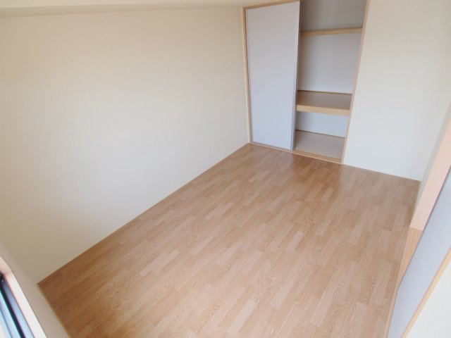 グリーンハイツ上安の寝室