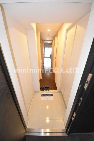 コンフォリア阿波座の玄関