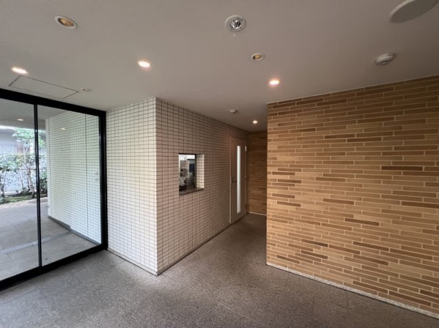 ドレッセ二子新地のロビー