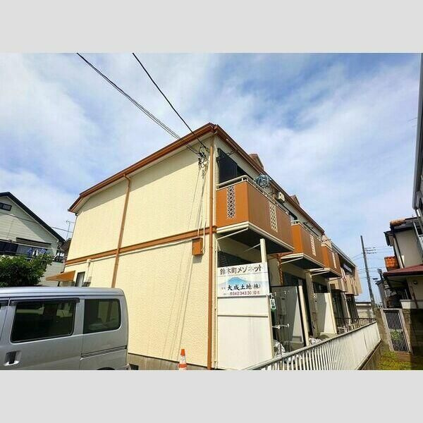 鈴木町メゾネットの外観