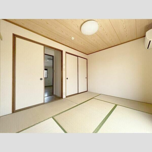 鈴木町メゾネットの寝室